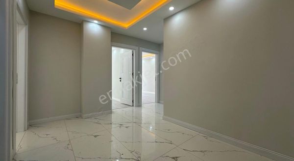 Muratpaşa Üçgen Mah. İçi Yenilenmiş Asansörlü 2+1 Satılık Dairee