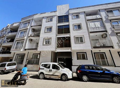 Kale'den Davutlar Merkez'de Ara Kat Geniş 3+1