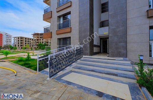 Aksu Kemerağızı Mahallesinde Havuzlu 1+1 Satılık Daire