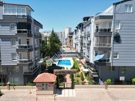 Konyaaltında Villa Tadında Havuz Manzaralı 3+1 Bahçe Dubleksi