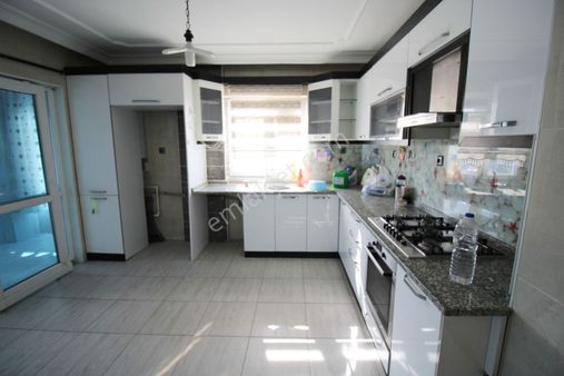 Krc'den Misket Mahallesinde Site İçerisinde 12.katta 3+1 Kiralık