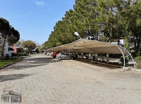 Ayvalık'ta Denize 100m Site İçerisinde Müstakil 3+1 Villa