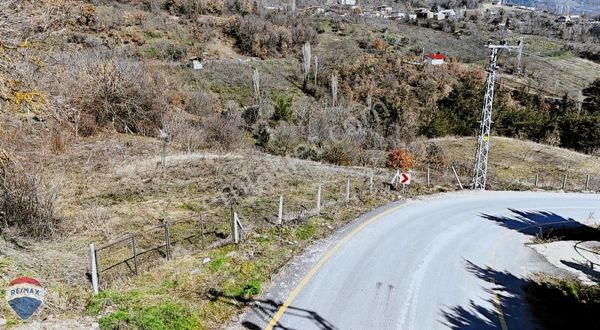 Geyve Melekşeoruçta Kısmen Konut İmarlı Arazi