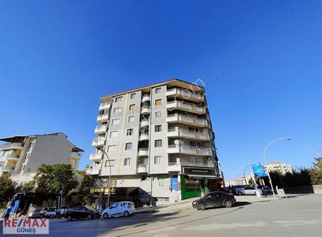 Zaviye Mahallesinde Re/max Güneş'ten Satılık 3+1 Daire