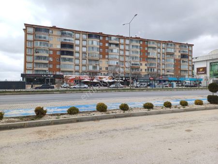 Üniversite Yolunda Anayola Cepheli 3+1 Satılık ** Burcu Emlak