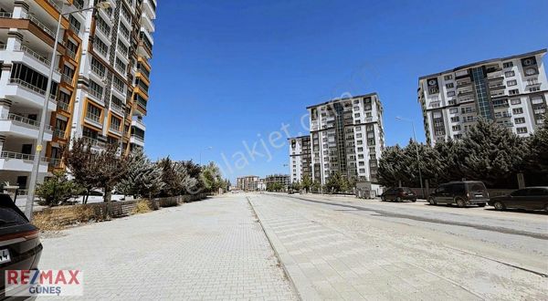 Bostanbaşı'nda Şehrizar Konutları 3+1 Satılık Daire