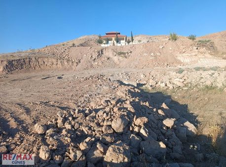 Hava Alanı Yoluna Sıfır Müstakil Tapulu Tarla