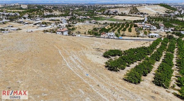 Hanımınçiftliğinde Re/max Güneş'ten Satılık 891 M2 Arsa