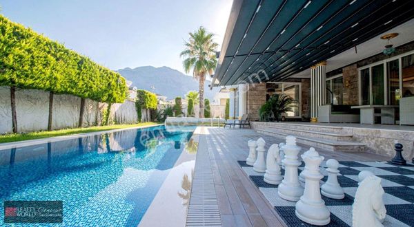 Kemer Arslanbucak'ta Geniş Bahçe Kullanımlı Muhteşem Malikane