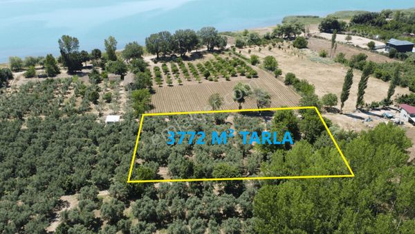 Beka Gayrimenkul'den Yeniköy Altında 3772 M2 Göle Çok Yakın Resmi Yol Cephelitarla