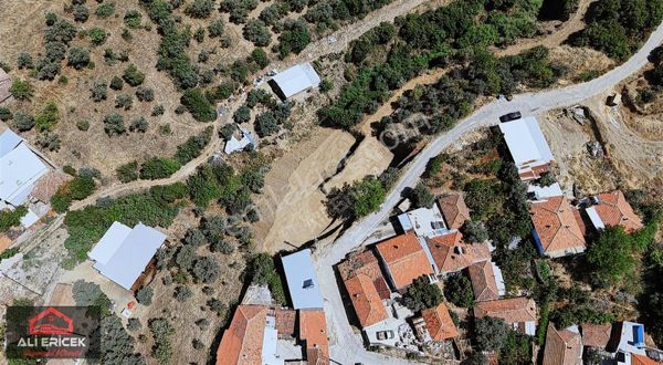 Kemalpaşa Sarılar Da Satılık 439 M2 Köyiçi Tapulu Manzaralı Arsa