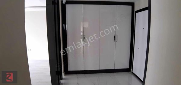 Kübra Yesiltepe'den Yeni Nesil Tasarım Havuzlu 2+1