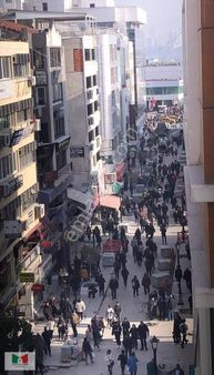 Karşıyaka Çarşı Bacalı Köşe Dükkan