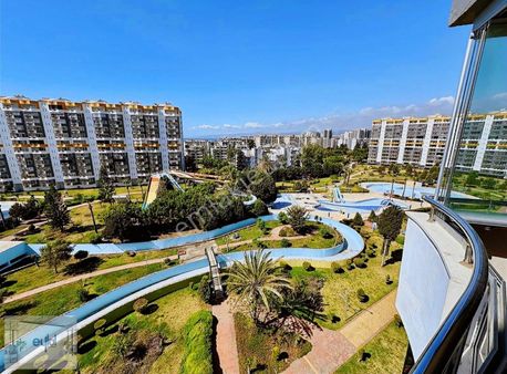 Quenaba Sitesinde Deniz Havuz Manzaralı Eşyalı Satılık 3+1 Daire