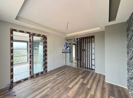 Icon'dan Akdeniz Mah'de B.mutfk Yerden Isıtma Giyotin Camlı 2+1