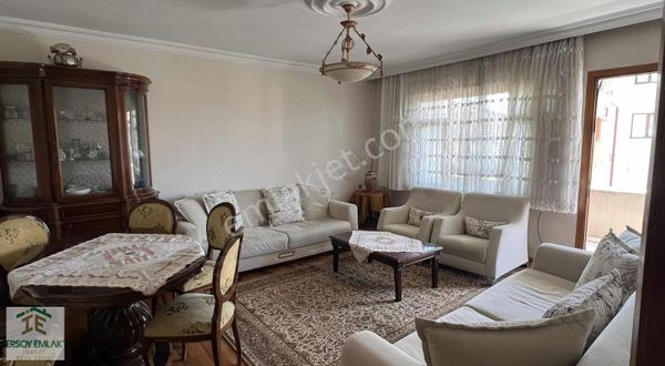 Sapanca Merkezde Dükkan Üstü 3+1 Daire Satılık