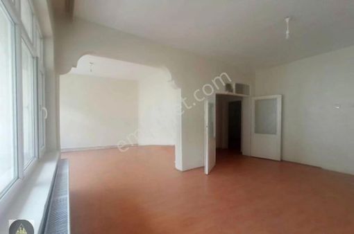 Marka'dan Toprak Mahallede Geniş Satılık Daire