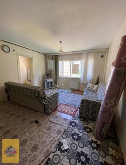 Beykent'te Satılık 1+1 Ara Kat Daire