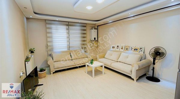 İzmir Bayraklı Fuat Edip Baksı Mahallesinde Satılık 2+1 Daire