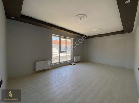 Tramvay Ve Kapalı Pazar Yakını Cam Balkonlu İskanlı Sıfır 3+1