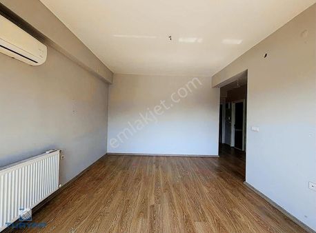 Torbalı Da Havuzlu Güvenlikli Sitede Kiralık 2+1 Daire