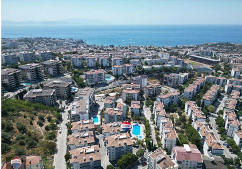 Havuzlu Site'de Deniz Manzara'lı 3+1 Satılık Daire