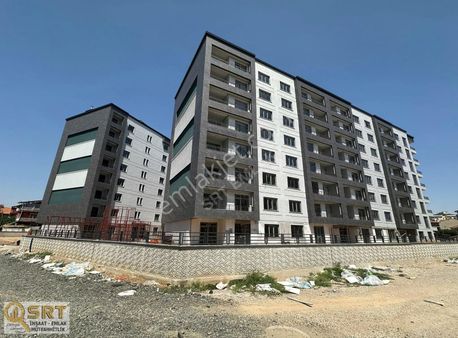 Ahmet Özcan Caddesi Zafer Ortaokulu Karşısı Satılık 3+1