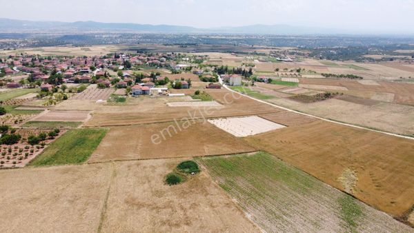 Uşak Ulubey Büyükkayalı'da 5358 M² Kadastral Yola Cephe Ve Köye 500 Mt.