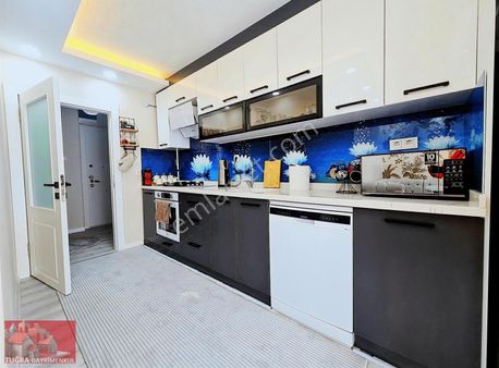Etimesgut Merkezde Cadde Üzeri Park Manzaralı Yapılı 4+1 Teras