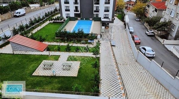 Nesrin Emlak'tan Güvenlikli Sitede Havuzlu 3+1 Daire ......