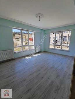 Çelik Gayrimenkulden Şok Üzeri Sıfır Ara Kat Köşe 2+1 Daire