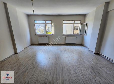 "bilge Sokak'ta" 1+1 65 M2 1. Kat ** Bakımlı - Yenilenmiş **