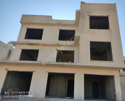 Yeditepe Emlek'tan 1150 Metrekare Arsası Olan Villa !!!!!