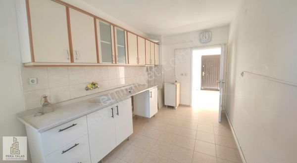 Esentepede Kiralık 3+1 Tertemiz Geniş Ferah Daire