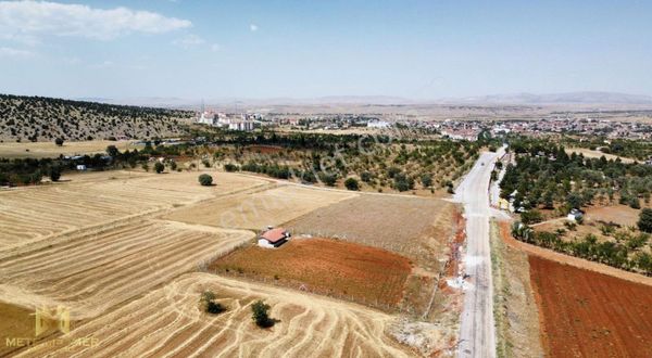 Asfalt Kenarı Elektrik Dibinde, Yerleşime Cok Yakin Tam 11.100m²