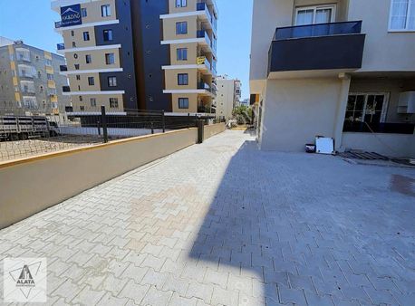 Müstakil Tadında Yukarı Alata'da Geniş 1+1