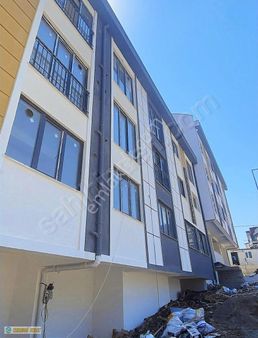 Karadağ Gayrimenkulden Yenimahallede 1+1 Dublex Satılık Daire