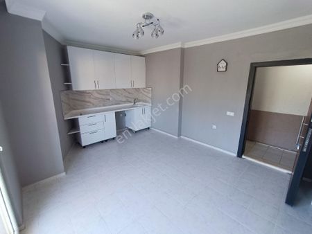 Sky'dan Armutalanda Tamamen Yenilenmiş Eşyasız Kiralık 1+1 Daire