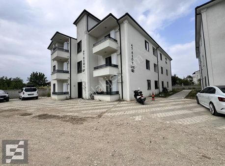 Sancak Emlak'tan Spor Kompleksi Civarı Eşyalı Kiralık 1+1 3.kat