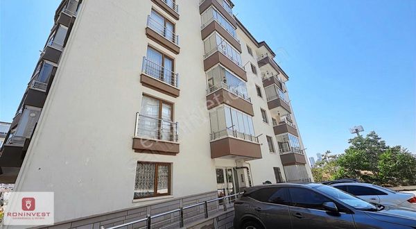 Akdere'de Site İçerisinde Satılık Çift Balkon/banyolu Geniş 3+1