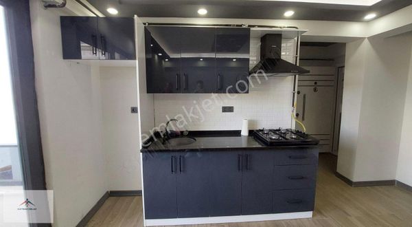 Markete Okula Terminale Yakın Konumda Kiralık Daire