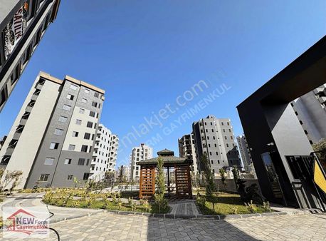 New Form'dan Havuzlu Site İçerisinde Bağımsız Mutfak Kiralık 2+1