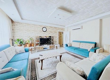 Hüsnü Karakaş Mah.3+1 Havuzlu Site İcerisinde 5.kat Daire