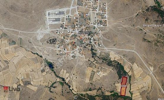 Köy Merkezine Yakın, Değerlenen Lokasyonda Geniş Tarla!