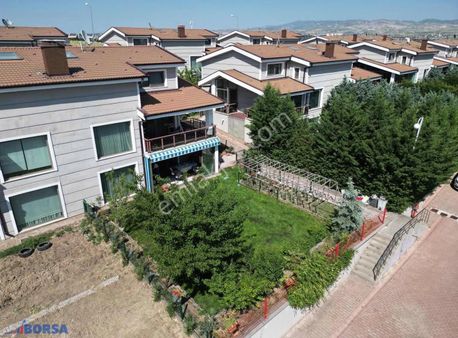 Gölbaşı Karsıyaka Gölyaka Sitesi (karmen 2 )satılık 5+2 Villa