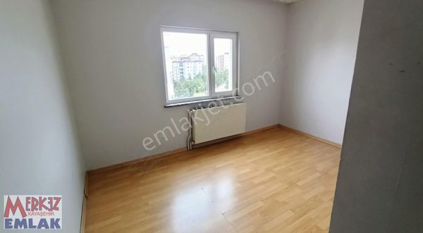 Başakşehir 2. Etap Satılık Şahane Konumda 3+1 Daire Boş