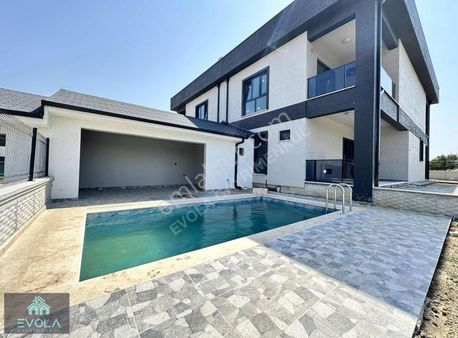 Evola Gym'den Doğayla İç İçe, Muhteşem Manzaralı Lüks Villa