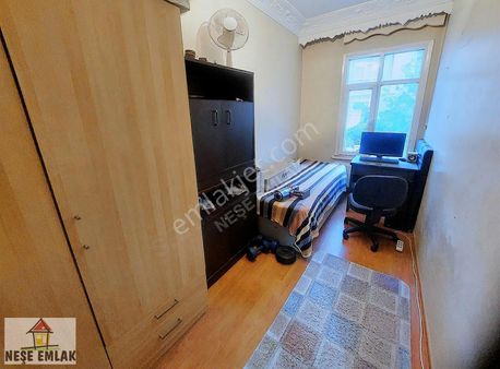 Neşe Emlak''tan...bağlarbaşı Metrosuna 150 Metre Bekara Eşyalı