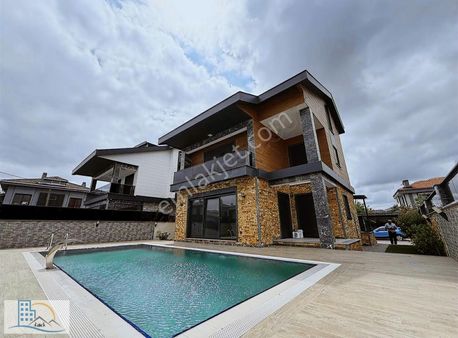 Şile Kumbabada Denize 100 M,havuzlu,şömineli 6+1 Tripleks Villa