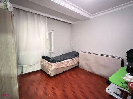 Serkan Gayrimenkulden Bahçelievler Çobançeşmede 2007 Yapımlı 1 Kat 2+1 85 Metre